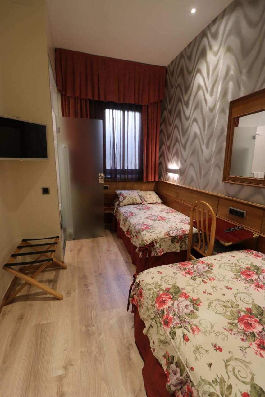 Hostal Hispano - Argentino Gran Via Madrid Exteriér fotografie
