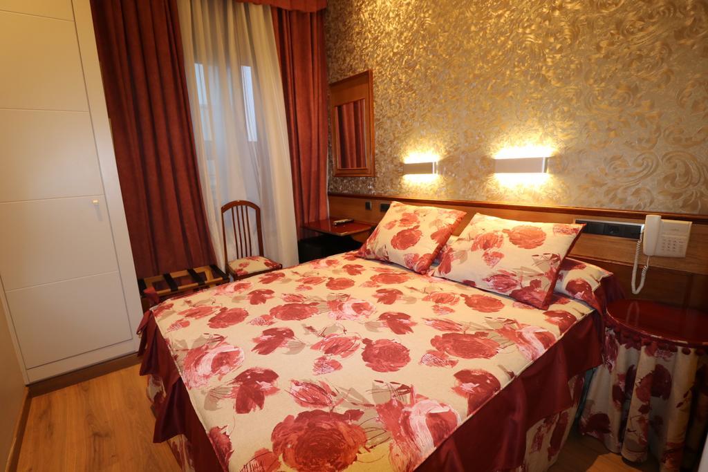 Hostal Hispano - Argentino Gran Via Madrid Exteriér fotografie
